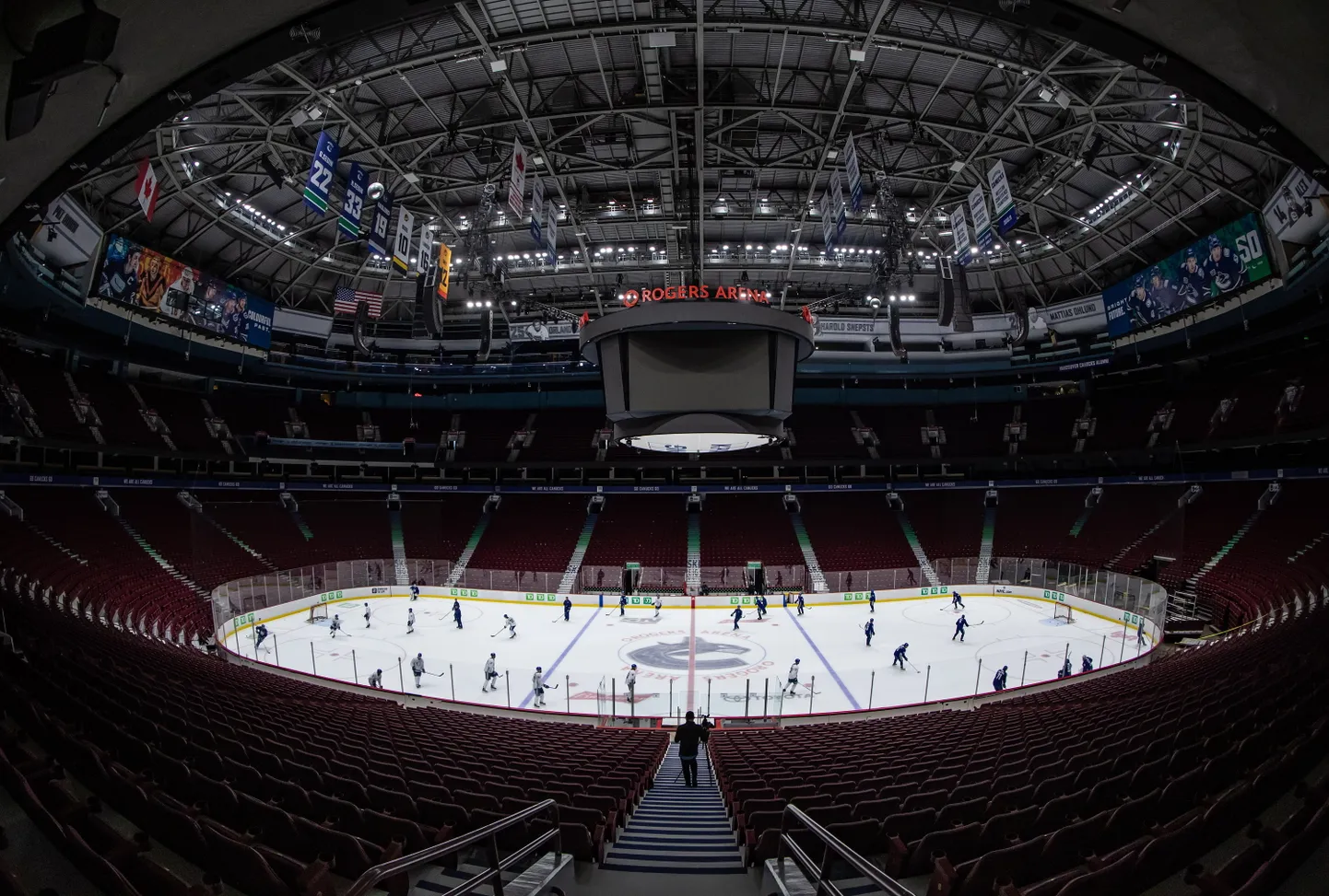 Vancouver Canucksi mängijad hooajaeelsel treeningul.