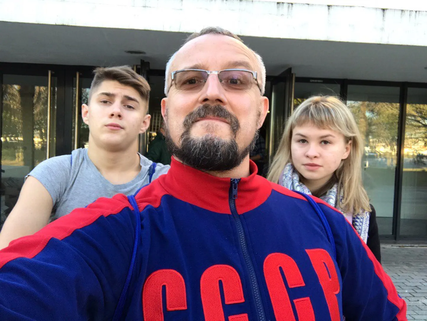 Михаил Петров с советской символикой.