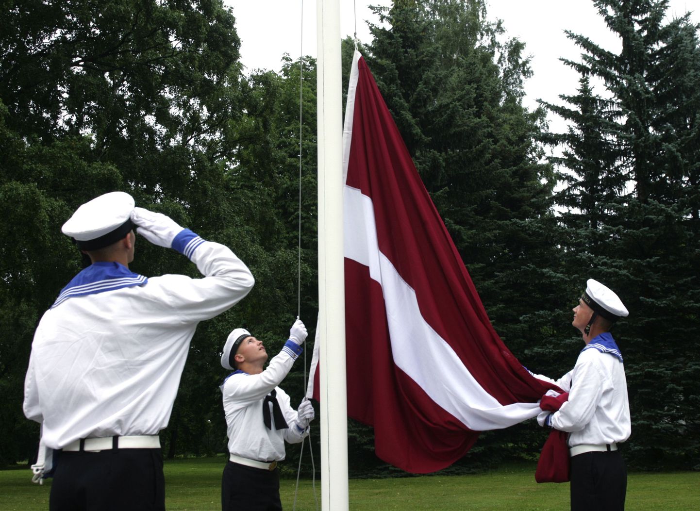 12. juulil 2011 viibis Eestis töövisiidil äsja ametisse nimetatud Läti uus president Andris Bērziņš. Läti lipp. Foto TOOMAS HUIK/POSTIMEES