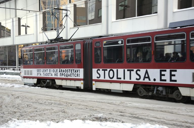 Ajalehe Stolitsa reklaam trammil.