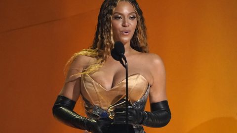 VIDEO ⟩ Beyoncé kutsus maailmaturneel lavale oma 11-aastase tütre