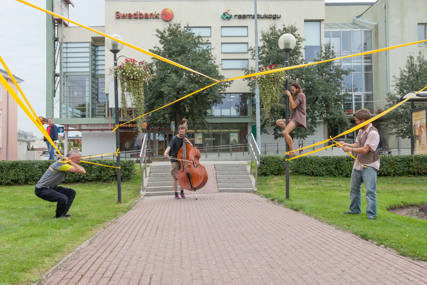 Skandinaavia performance'i ja improvisatsiooni trupi City Mirage esinemine festivali avamisel.
