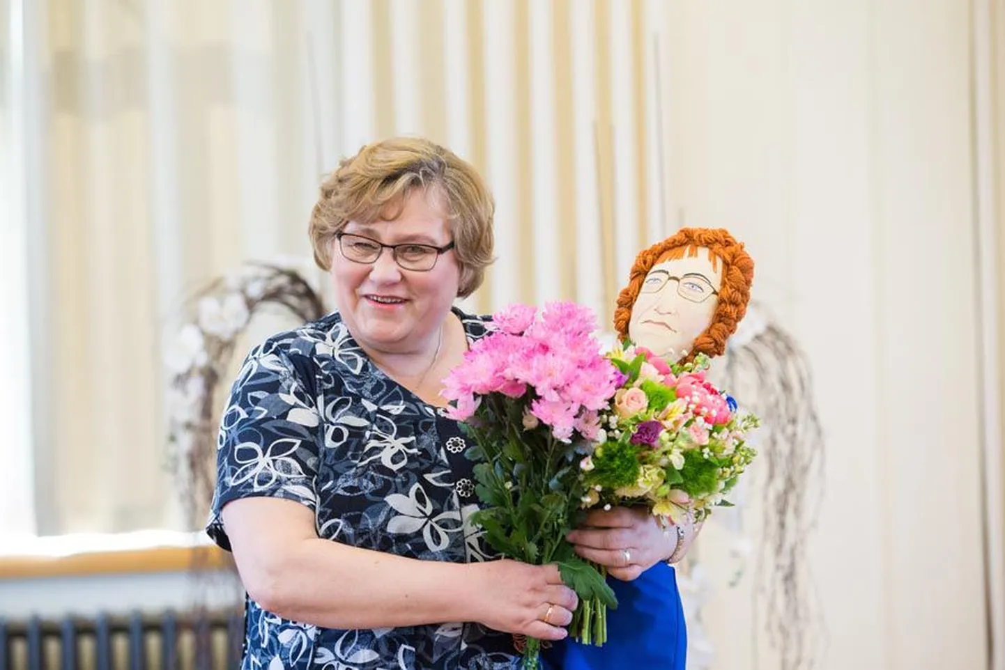 Kaks nädalat tagasi Paide raekojas olnud Järvamaa aasta ema tunnustusõhtul sai Silva Kärner kingituseks Resa Tiitsmaa valmistatud nuku.