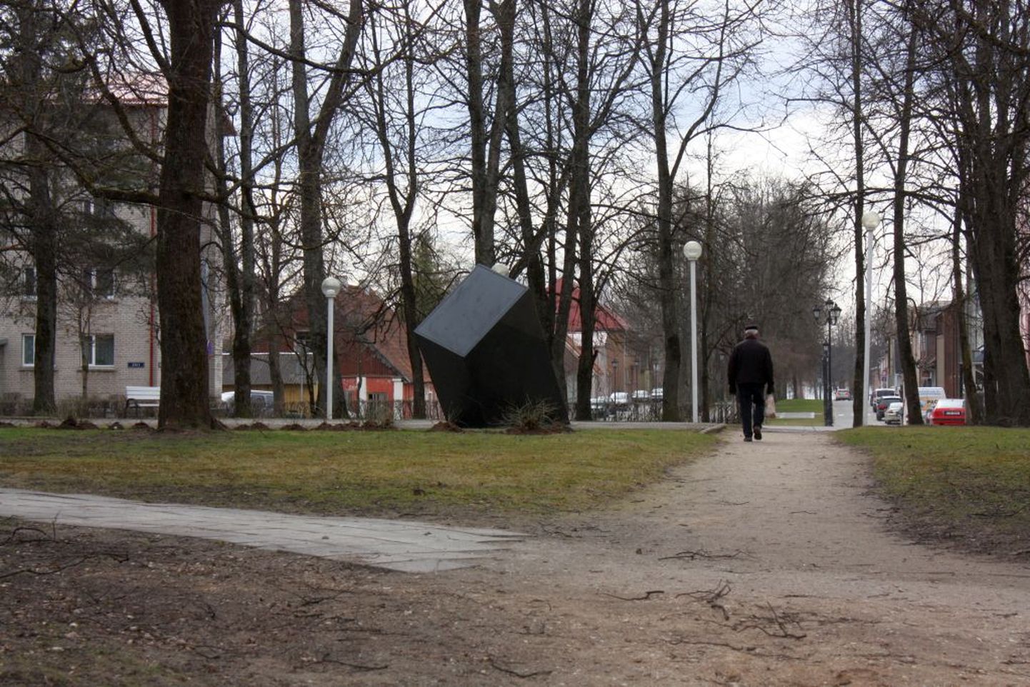 Võru Seminari väljak koos Estonia monumendiga.
