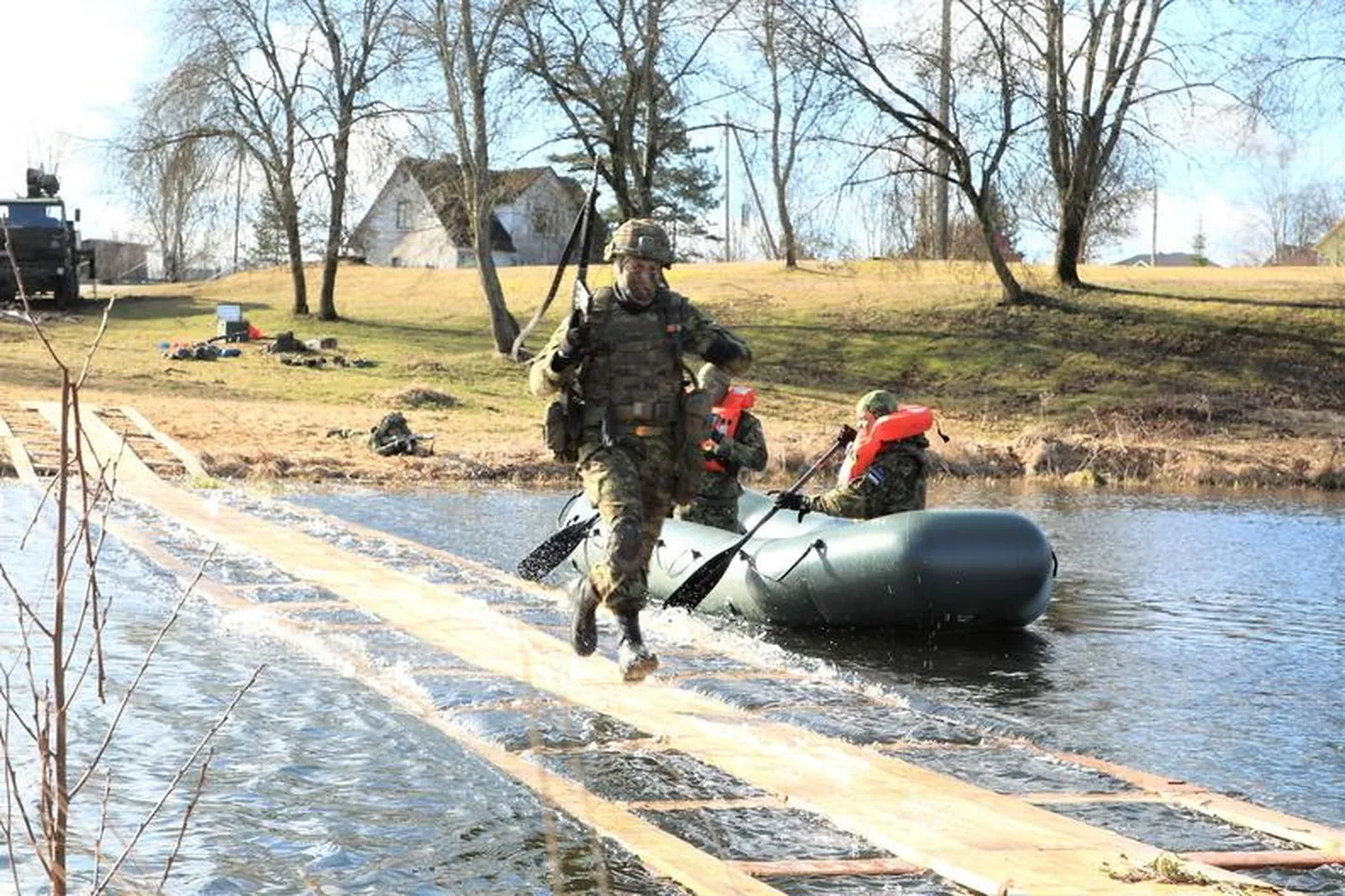 Jooksusild üle Valgejõe.