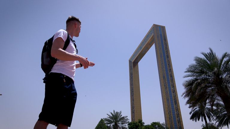 «Eestlased Dubais»: Leho Lehis ja maailma suurim pildiraam ehk Dubai Frame