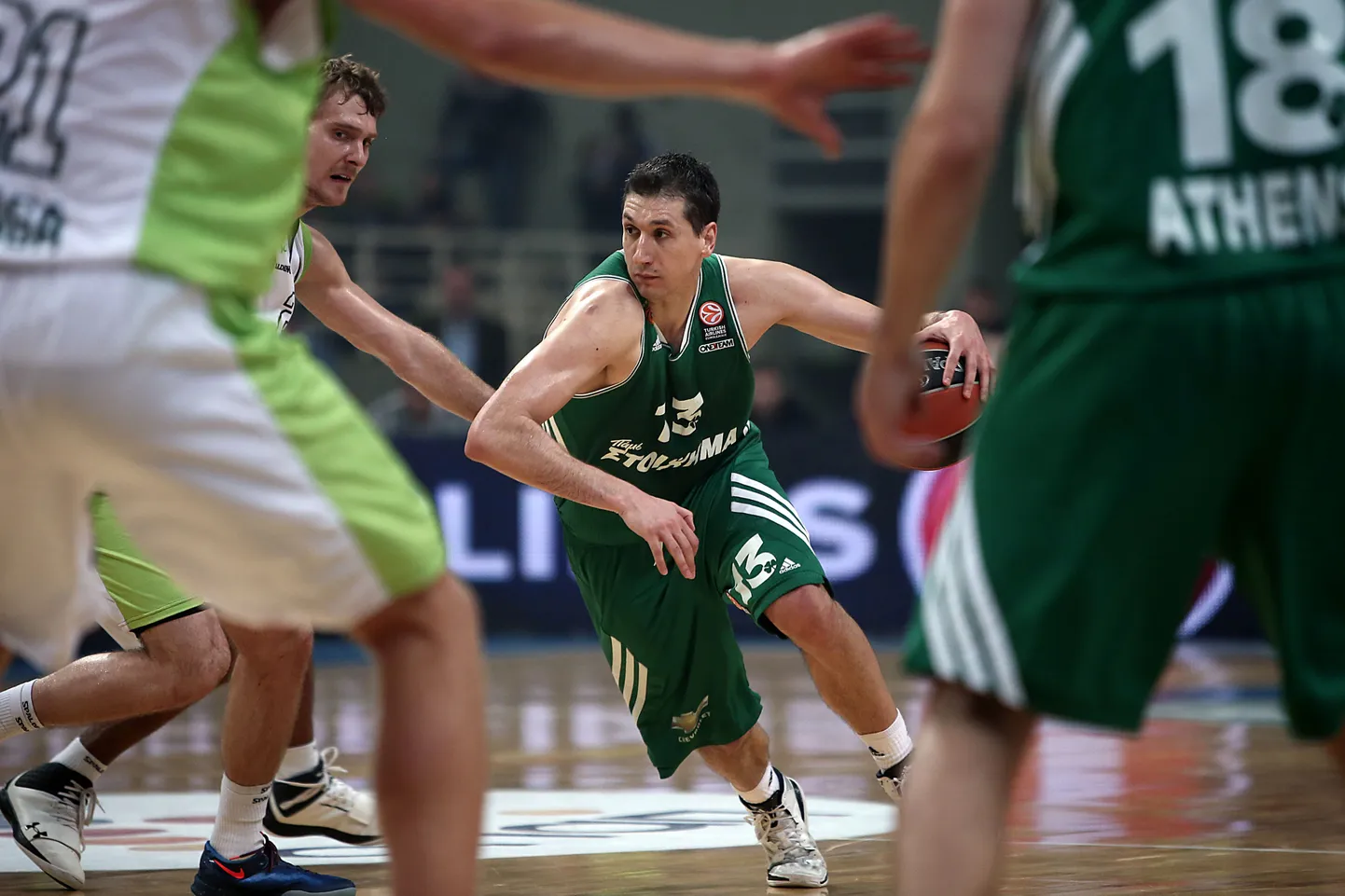 Dimitris Diamantidis (palliga) vedas Panathinaikose veerandfinaali.