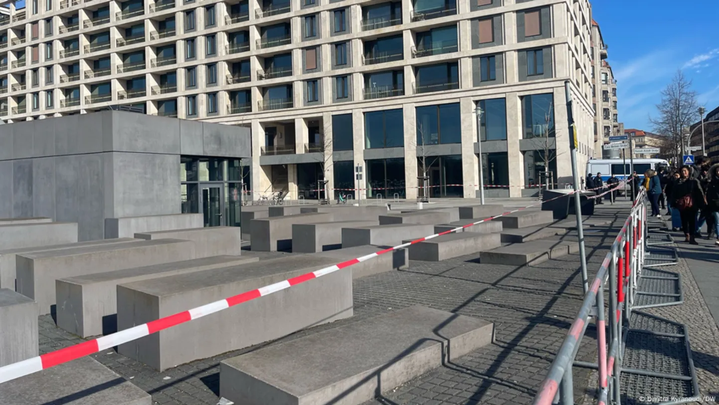 Оцепление у мемориала жертвам Холокоста в Берлине (фото из архива)
