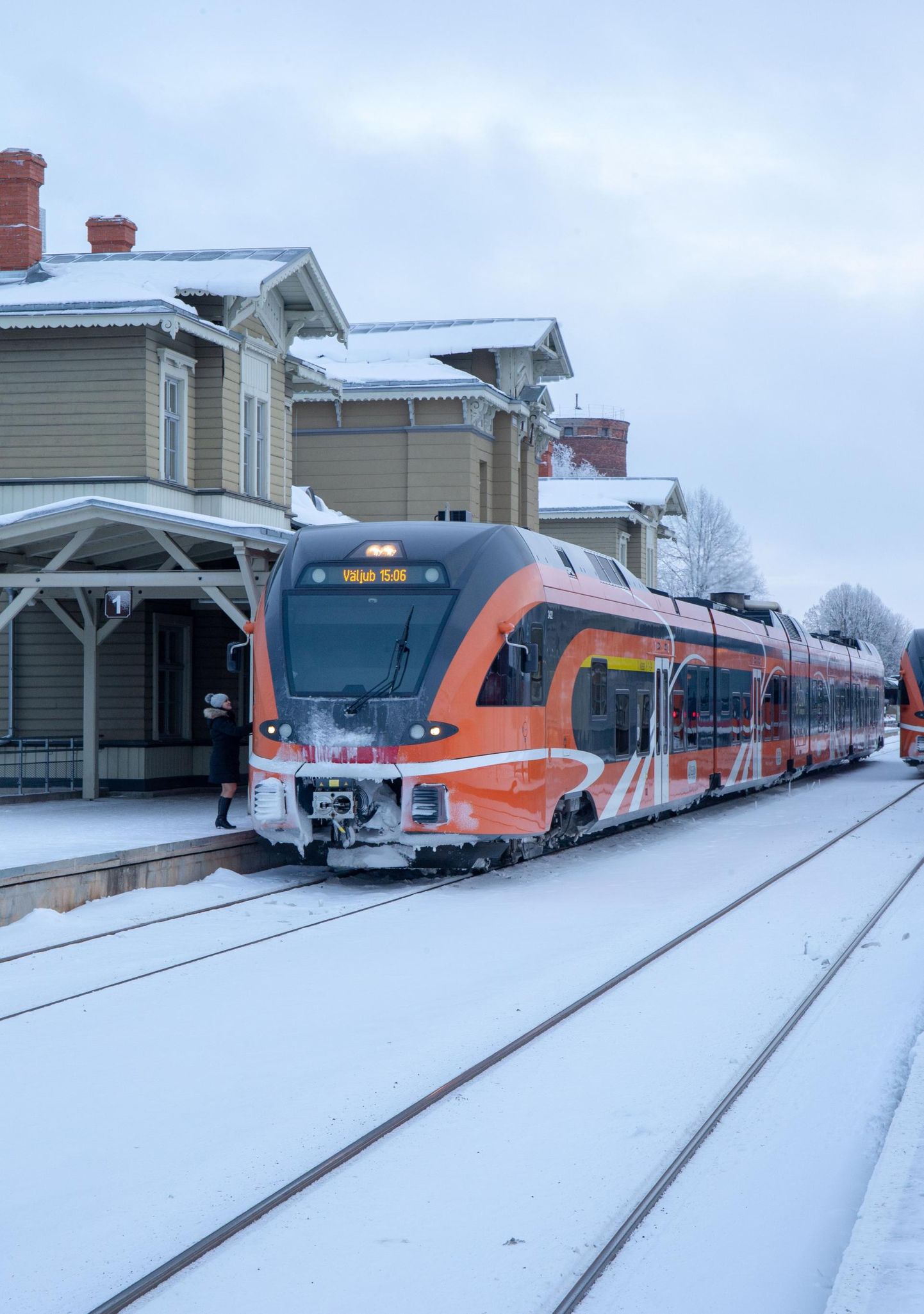 Eesti Raudtee peab kõnelusi rahvusvahelise rongiliikluse taasatamiseks Tartust. Viimati sai ümberistumiseta sõita rongiga Tartust Riiga 1990. aastatel, kui sõitis Balti Ekspress.