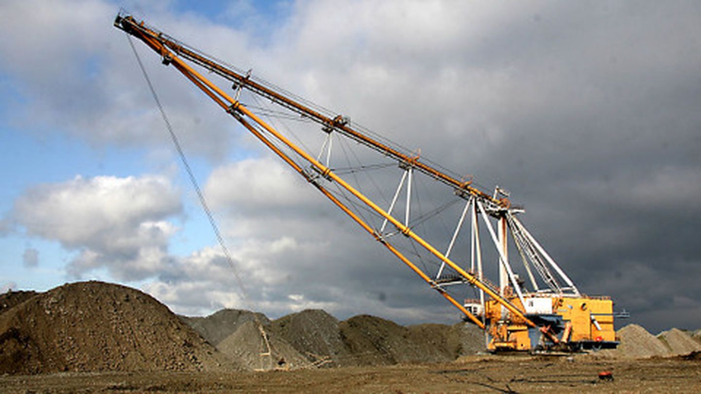 Enefit sai 2011. aastal Uus-Kiviõlis kaevandamise loa oma varasemate, peatselt lõppemas olnud kaevandamislubade arvelt − sel ajal töötasid veel nii Viru kaevandus kui ka Aidu karjäär.