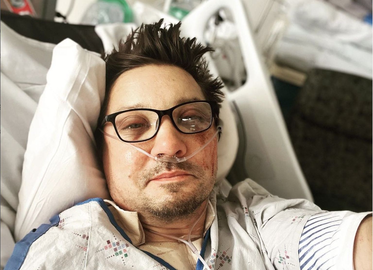 USA näitleja Jeremy Renner 3. jaanuaril 2023 haiglavoodis.