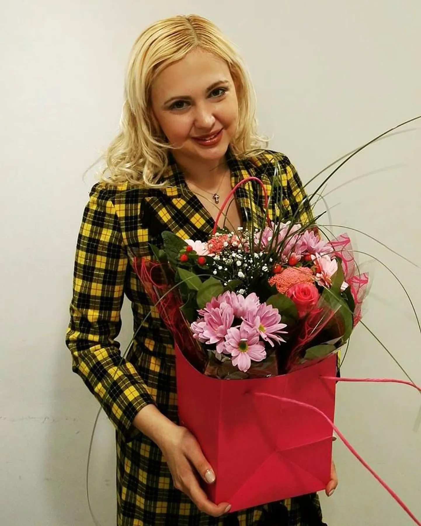 Anna-Maria Galojan tähistamas sünnipäeva