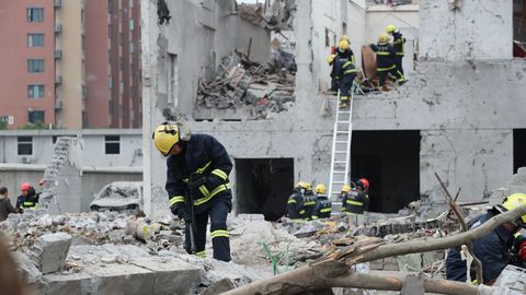 Мощный взрыв в Китае: двое погибли, 30 пострадавших (фото, видео)