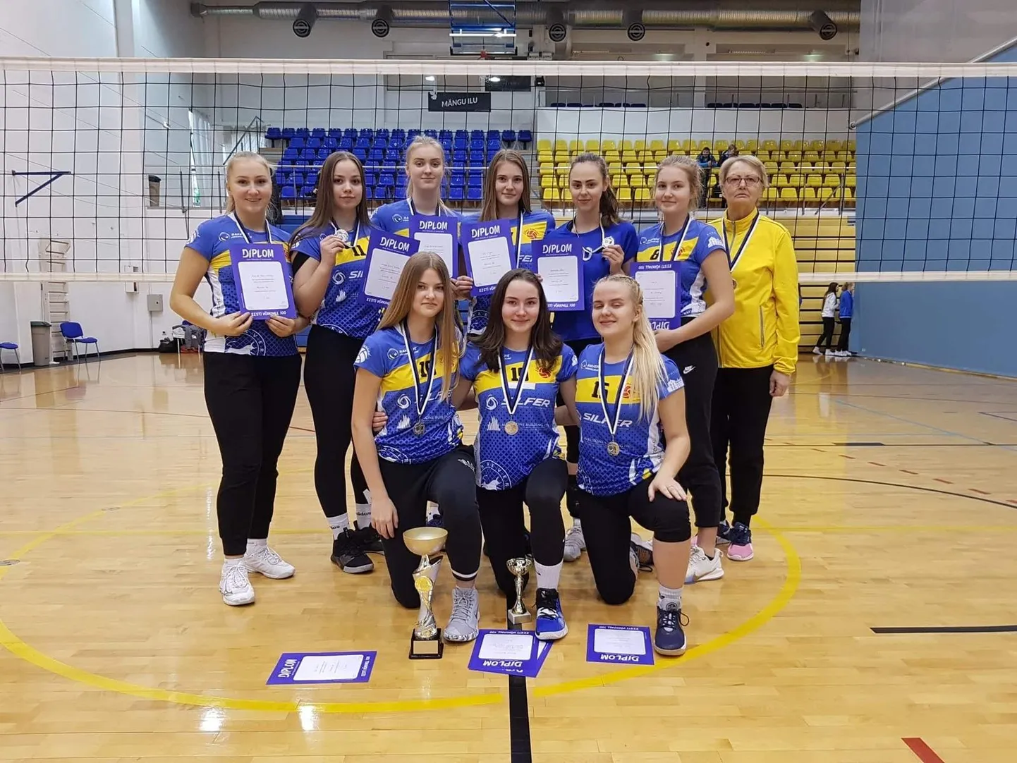 Mõlemal seni peetud võrkpalli karikavõistluste finaalturniiril medalid kaela saanud Rakvere spordikooli kuni 20-aastaste neidude tiimi mängijad on pigistanud endast välja peaaegu maksimumi.