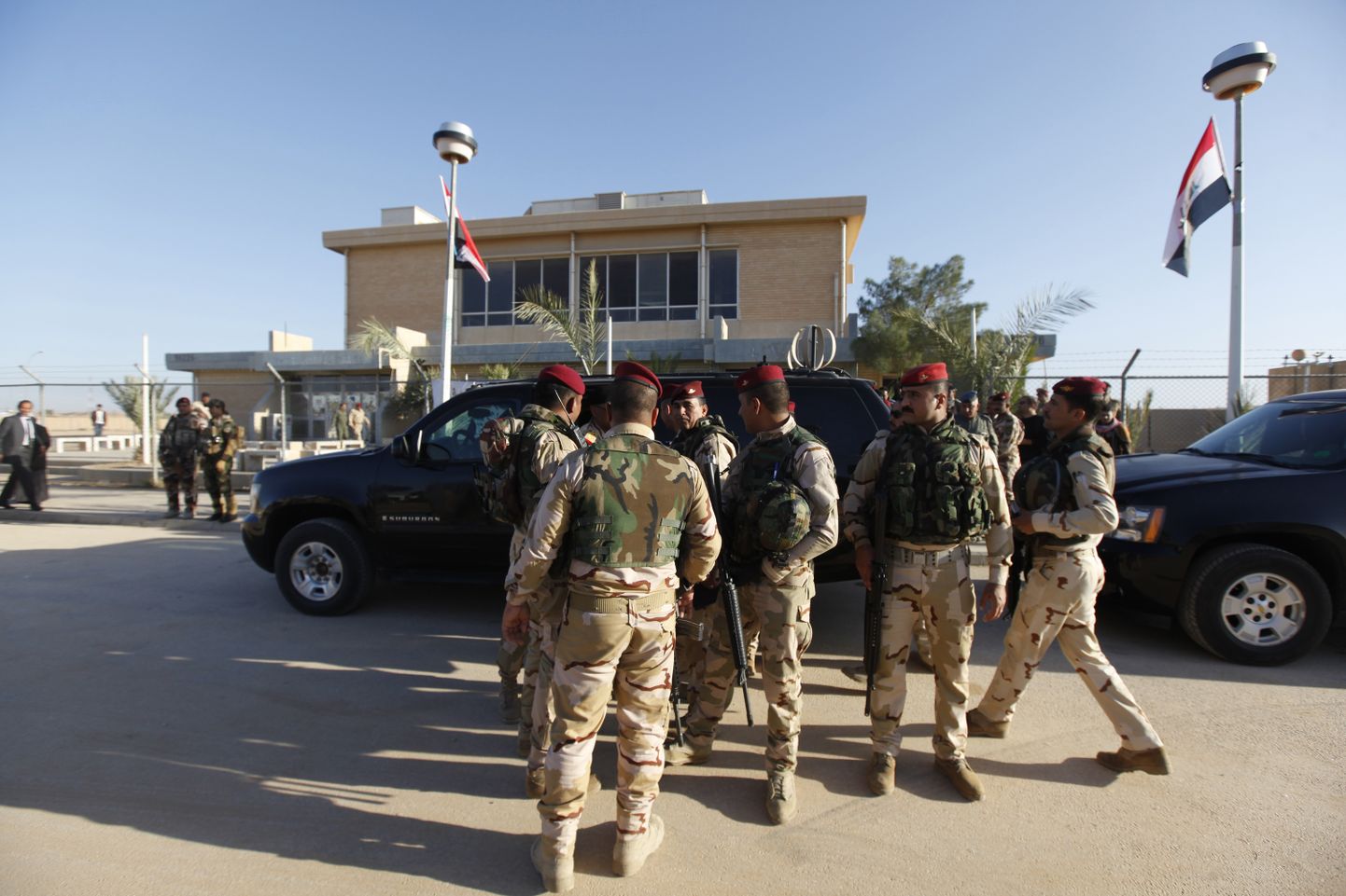 Iraagi julgeolekujõud valves Ain Assadi õhuväebaasi juures Anbari provintsis. Foto on illustratiivne.