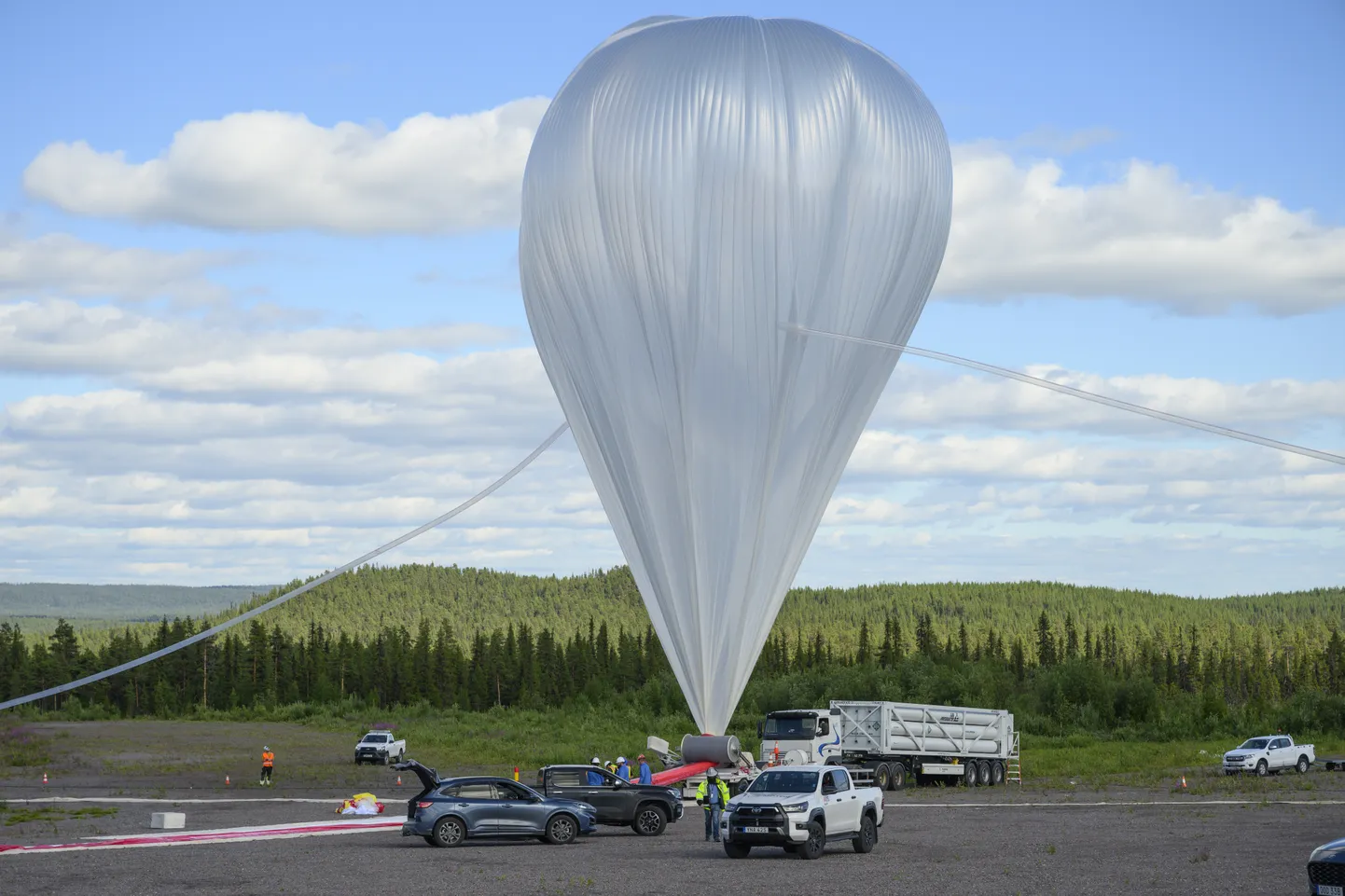 Rekordilise suurusega õhupall, mis NASA teaduseksperimenti pardal kannab, on 1,7 miljoni kuupmeetri suurune.