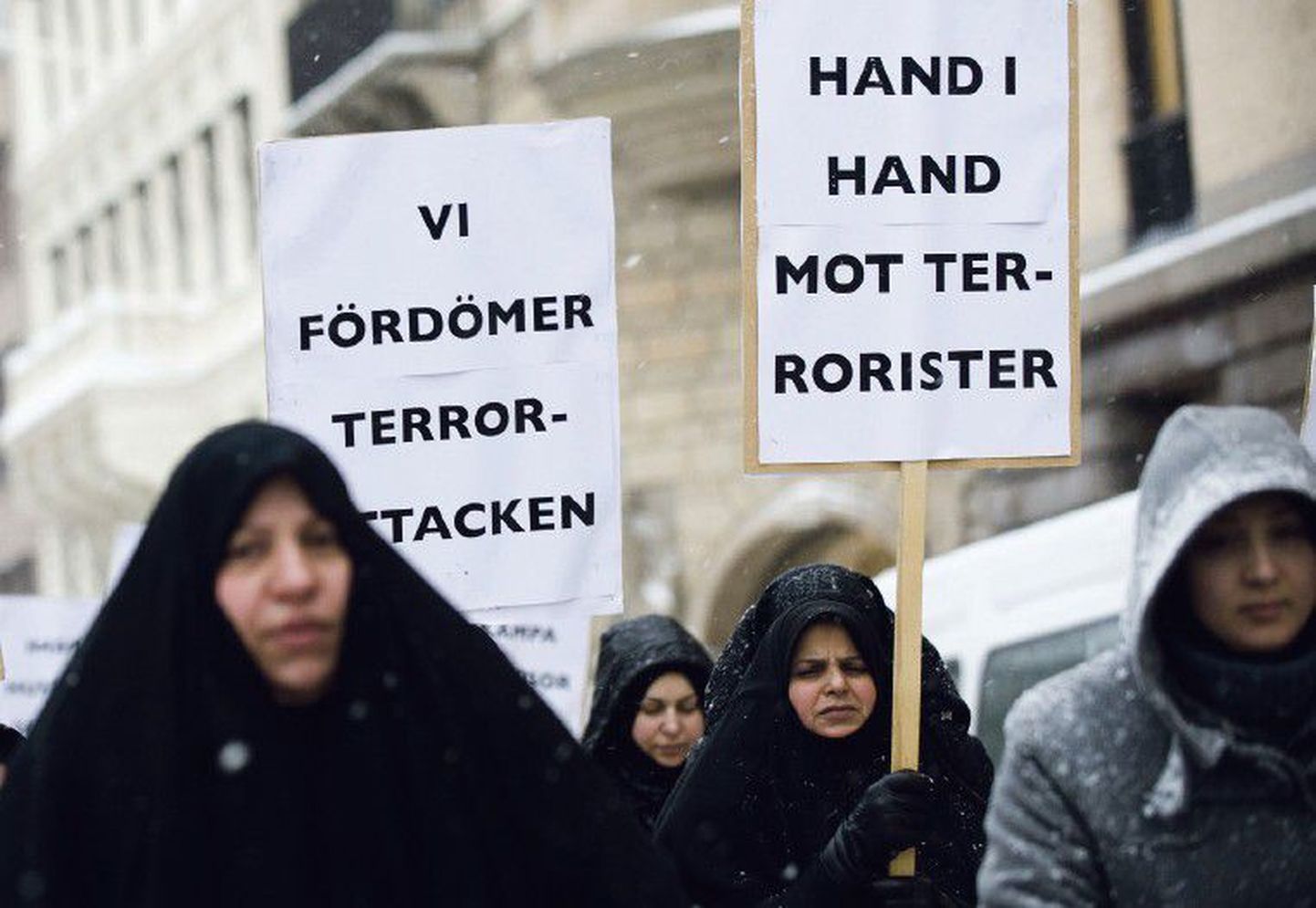 2010. aastal, kui islamist end Stockholmis õhkis, tulid tänavaile terrorismi vastu meelt avaldama ka kohalikud moslemid.