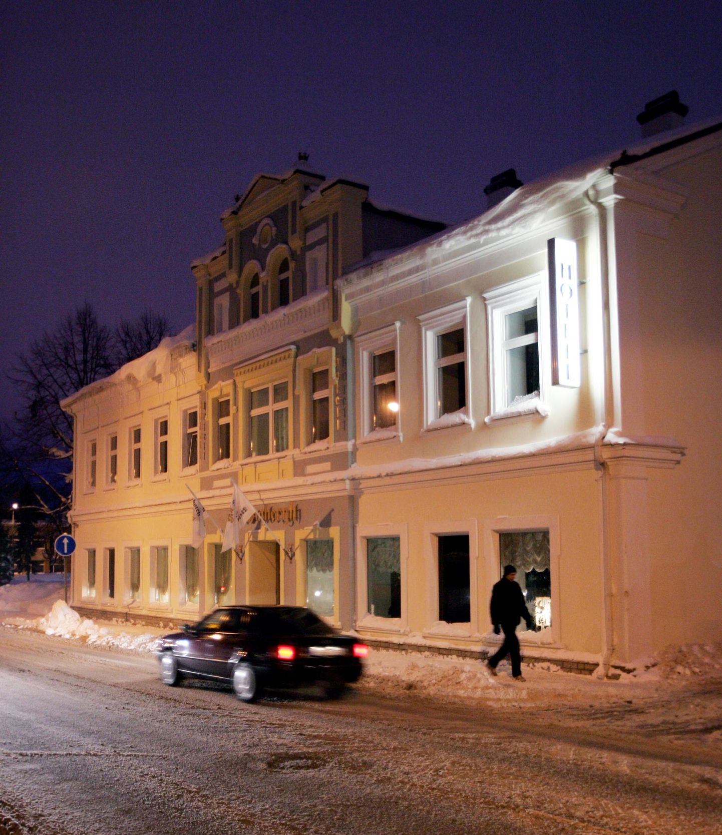 Nõukogude ajal oli hotelli Wesenbergh asemel söökla Oktoober.