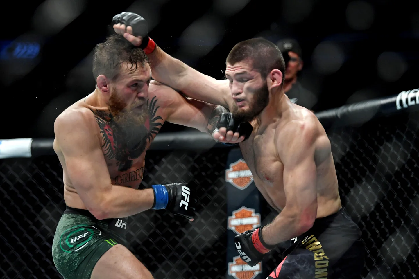 Conor McGregor (vasakul) ja Habib Nurmagomedov.