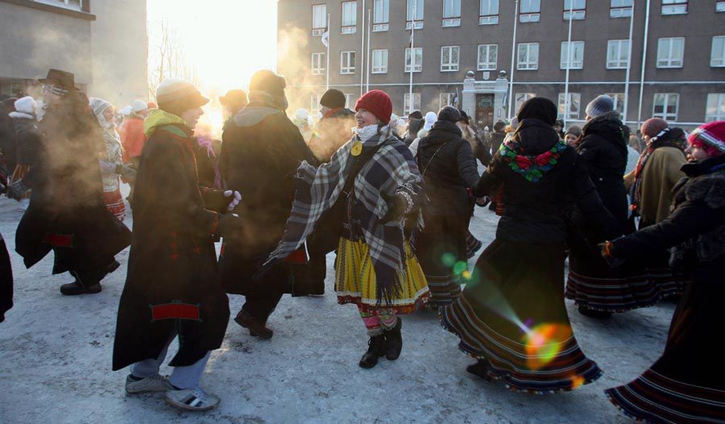 Veebruari esimesel laupäeval tõmmatakse Viljandi talviste tantsupidude otsad kokku. Möödunud aastal tuli tantsima üle tuhande inimese.