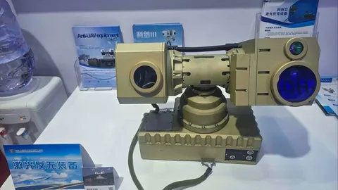 Hiina armee plaanib kantavat laserrelva droonide vastu