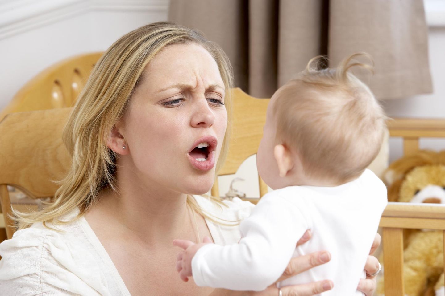 Raputatud lapse sündroomi puhul on otsene seos lastega, kes on rahutumad, nutavad rohkem ja valjemini.