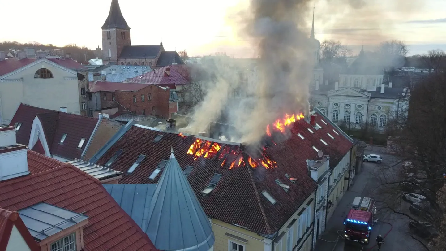 Kompanii 10 põleng