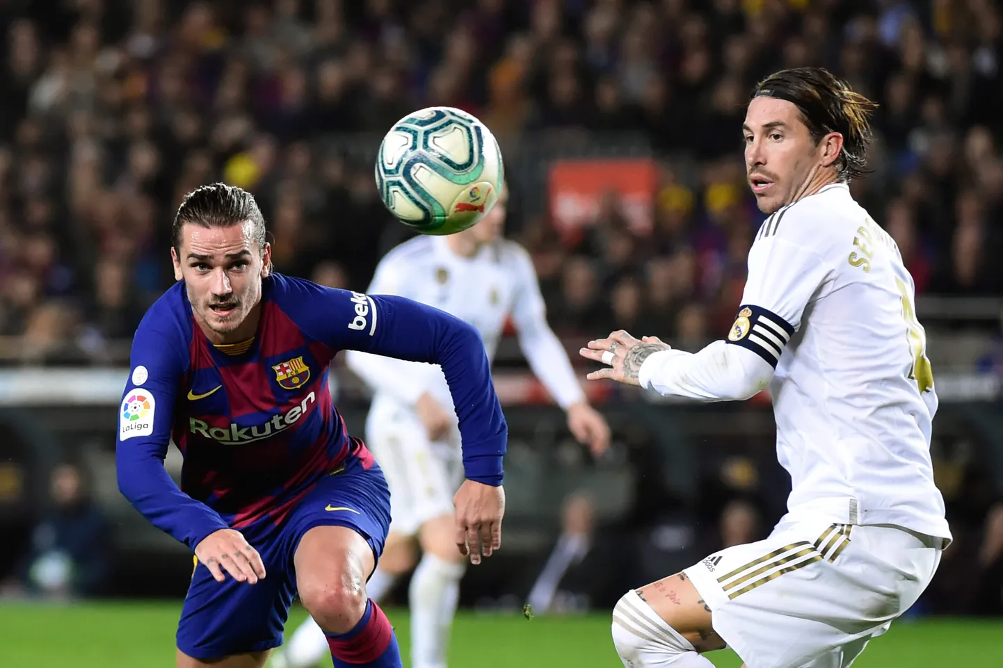 Barcelonal on 11 vooru enne meistrivõistluste lõppu Madridi Reali ees kahepunktine edu.