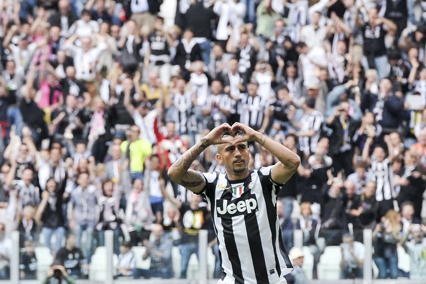 Arturo Vidal tähistamas tiitli toonud väravat.
