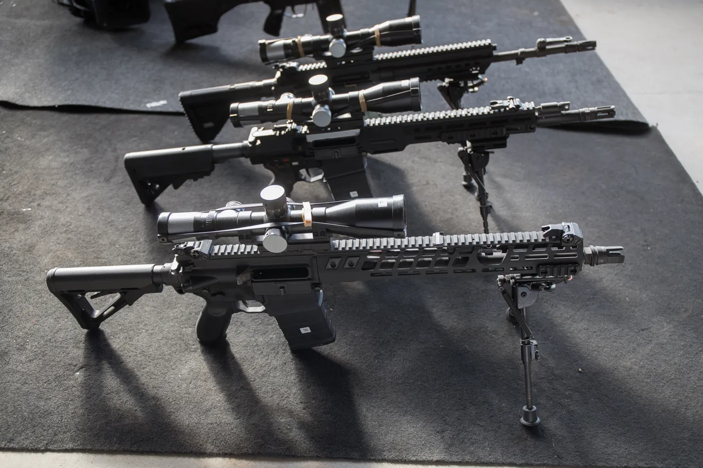 Примеры автоматов, которые должны поставить Силам обороны.