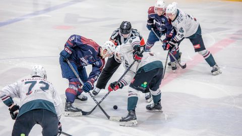 Liepājas hokejisti uzvar rezultatīvā spēlē un izlīdzina rezultātu OHL pusfināla sērijā