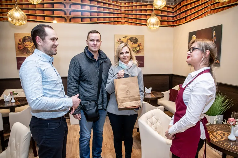 Подарок вручен!