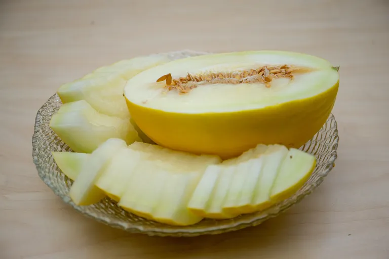 Kollane Hispaania melon.