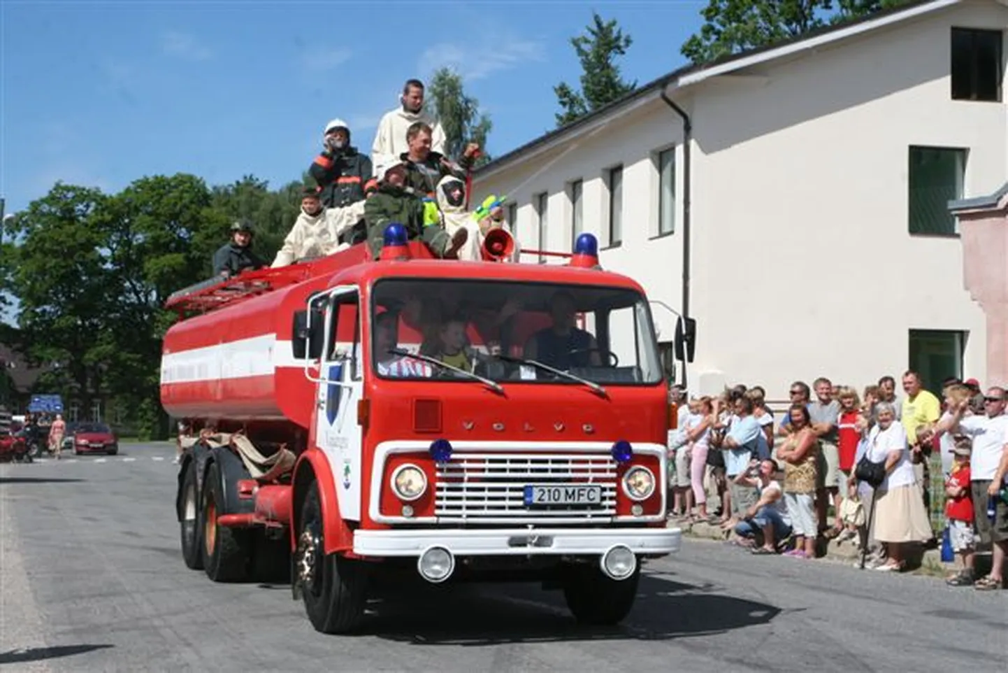 Järva-Jaanis tähistati tuletõrje aastapäeva.