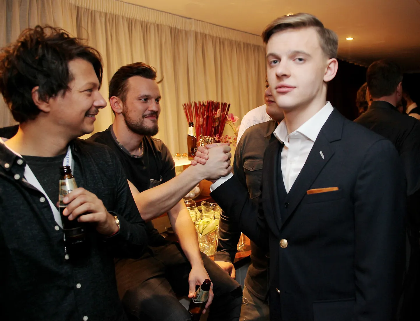 Eesti Laulu järelpidu Saku Suurhalli restoranis.
Stig Rästa; Jüri Pootsmann