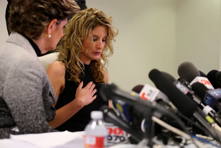 Summer Zervos ja ta advokaat Gloria Allred Los Angeleses pressikonverentsil / Mike Blake/Reuters/Scanpix