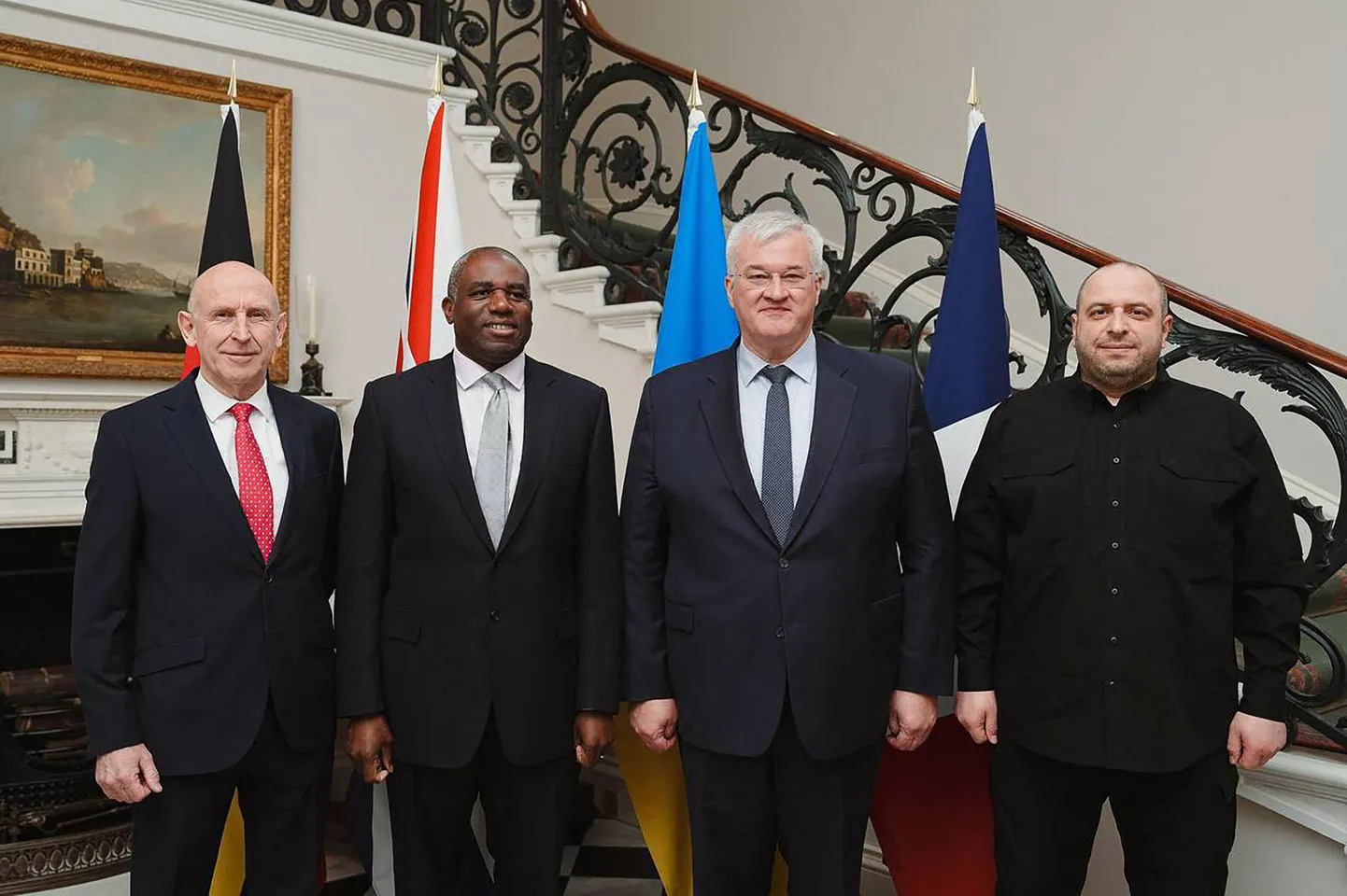 John Healey, David Lammy, Andri Sõbiha ja Rustem Umerov Londonis.