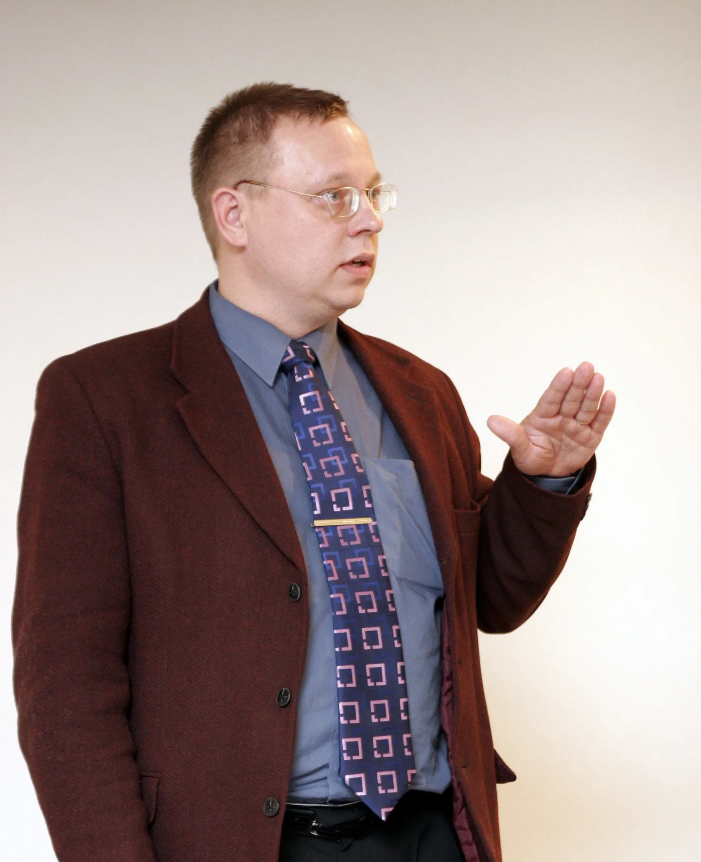 Professor Raul Eamets.