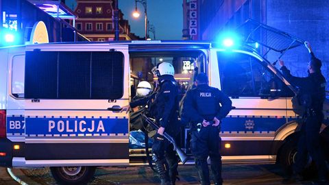 Polijā par sabotāžu Krievijas uzdevumā aizturēti 32 cilvēki