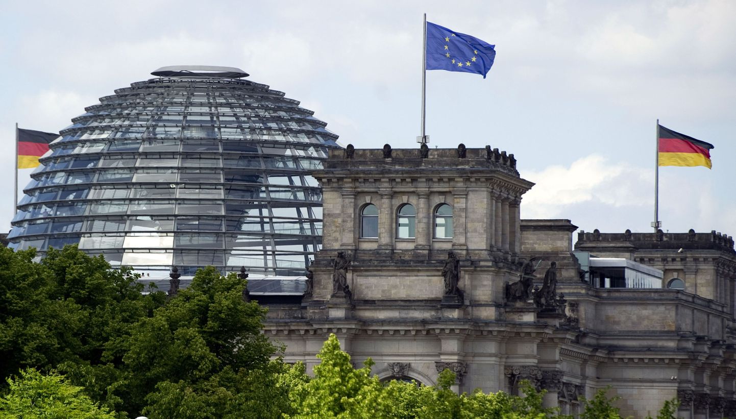 Saksa parlament tutvustab end araabiakeelse kodulehe kaudu.