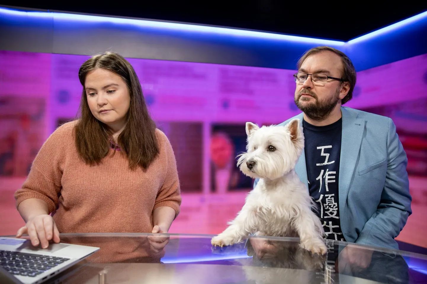 Kajar Kase käis koos telekoer Nubluga külas Postimehe saates «Mis uudist?».