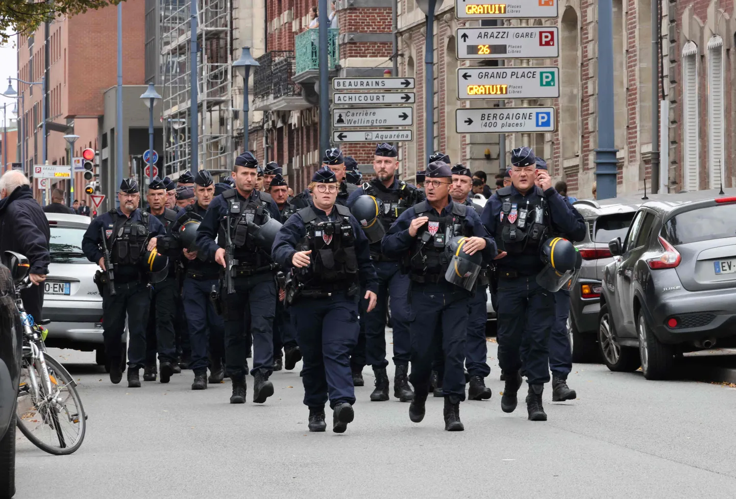 Märulipolitsei Arrasi linnas. 13. oktoober 2023.