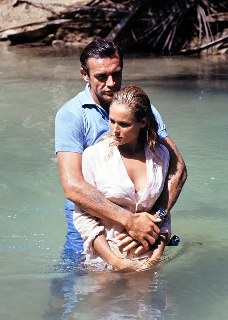 Sean Connery ja Ursula Andress 1962. aasta filmis «Dr. No»