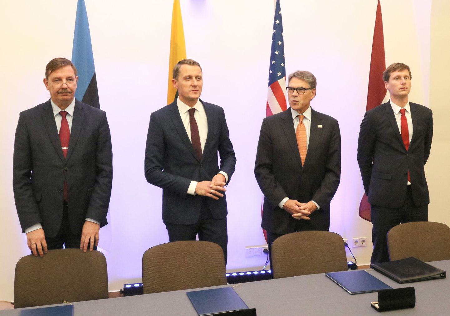 Majandus- ja taristuminister Taavi Aas, Leedu energiaminister Zygimantas Vaiciunas, USA energiaminister Rick Perry, Läti energiaminister Ralfs Nemiro.