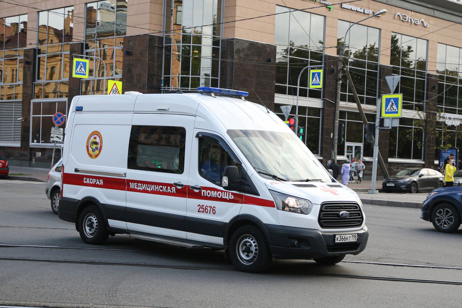 Kiirabiauto Venemaal Peterburis.