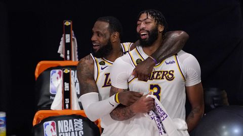James ja Davis teenisid Lakersilt magusa lepingu