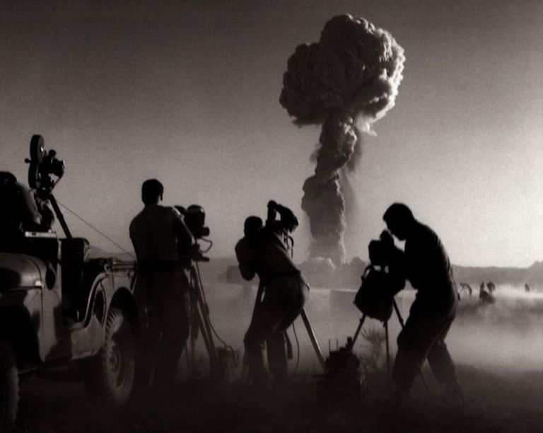 Испытание атомной бомбы в Неваде в 1957 году.