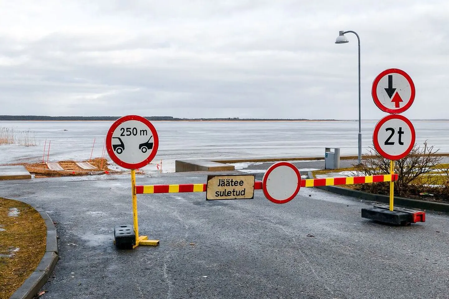 Suur sula sulges Haapsalu-Noarootsi jäätee
