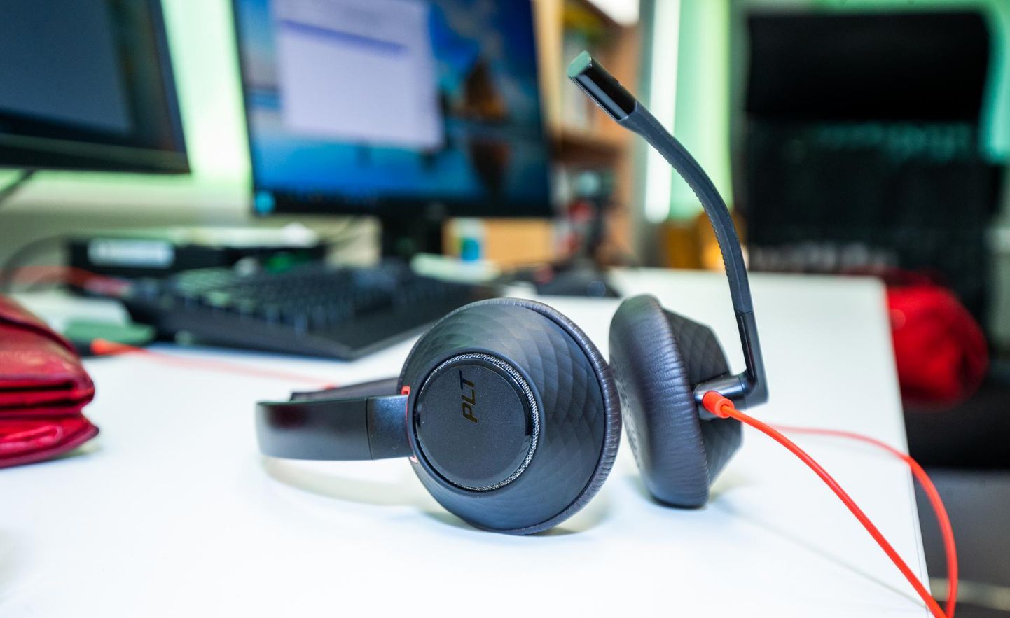 Pidev kõrvaklappidest valju muusika kuulamine võib põhjustada varast kuulmislangust.