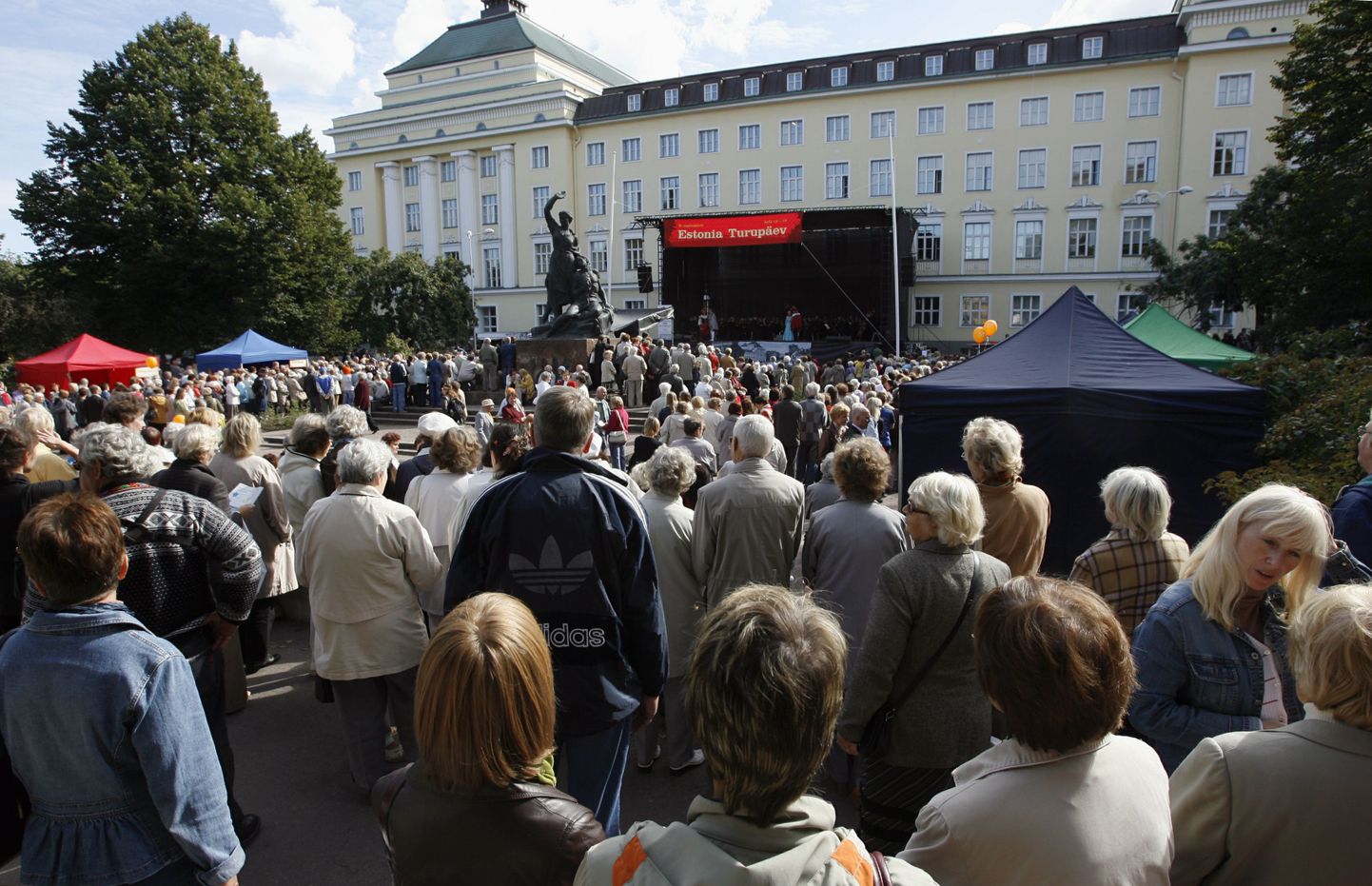 Rahvusooper Estonia traditsiooniline turupäev eelmise aasta septembris.